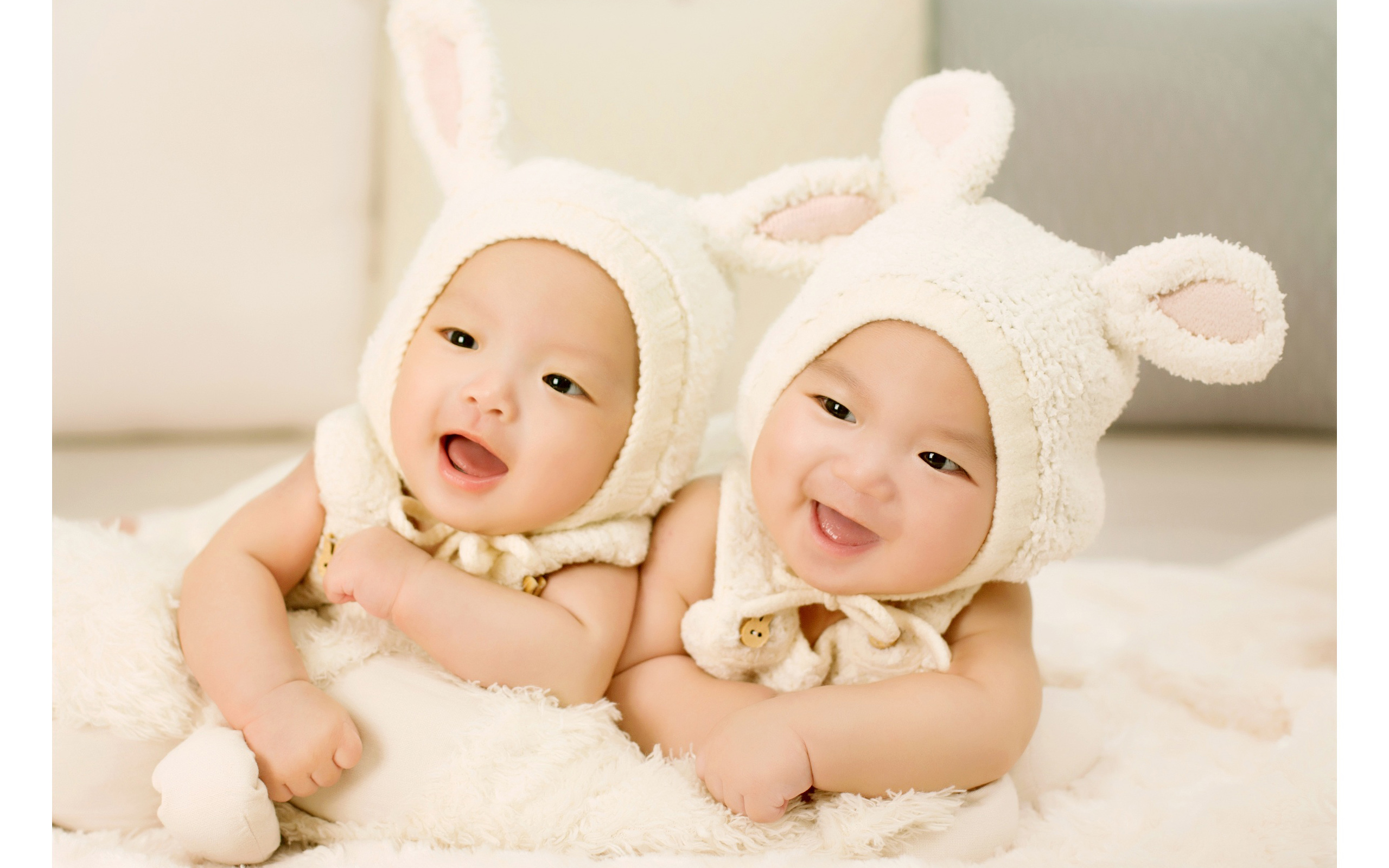 Cute Twin Babies828711998